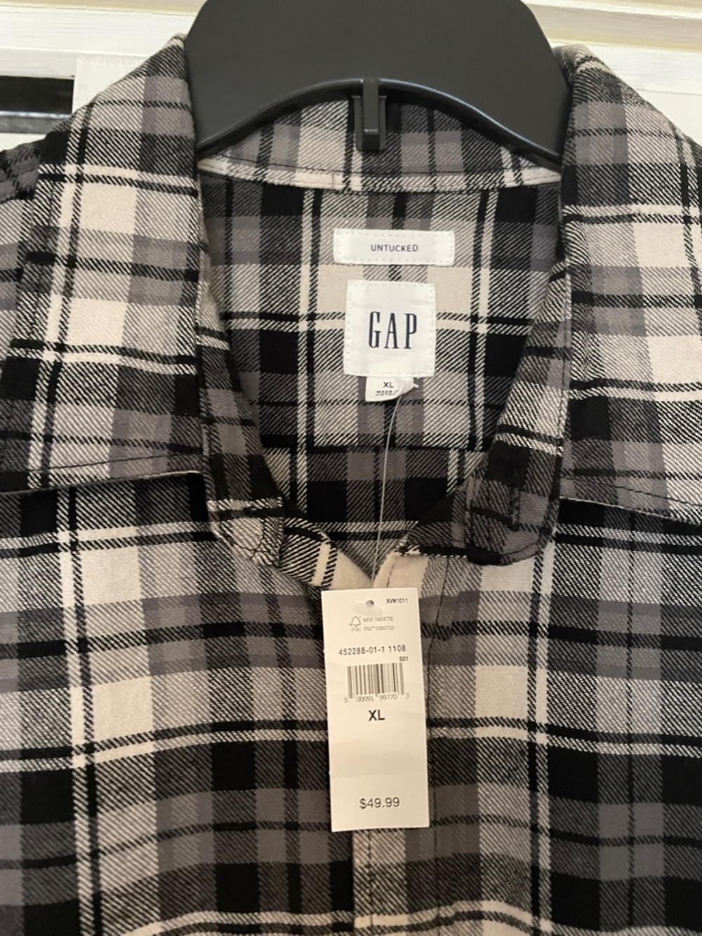 GAP Black and White Plaid Button-Down Shirt/jacket